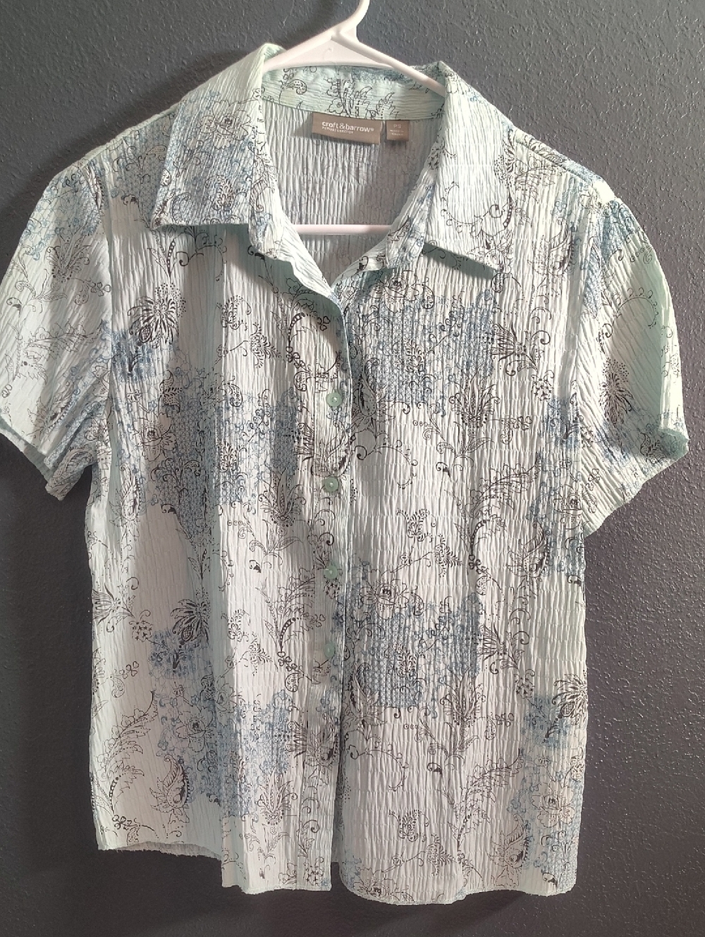 croft & barrow  Light Blue and White Floral Short Sleeve Stretchy Button Shirt